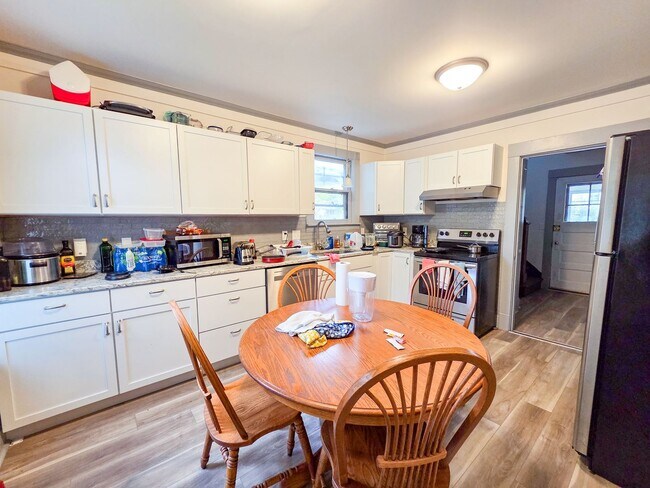 Foto del edificio - 1113 Drake St