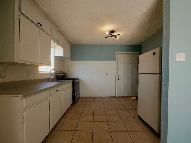 Building Photo - Cozy 2 Bedroom House Near Texas Tech