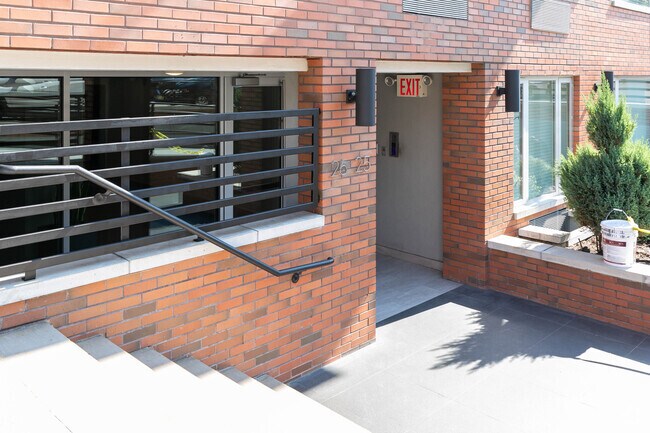 Building Photo - Penelope Residences