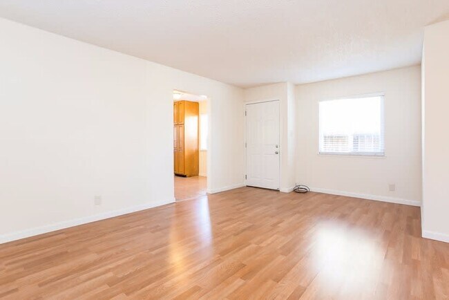 Building Photo - 160 S 33rd St
