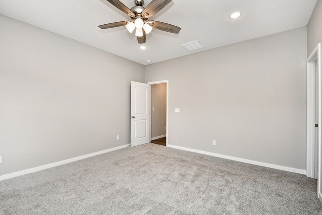 Building Photo - Great spacious home in Willard