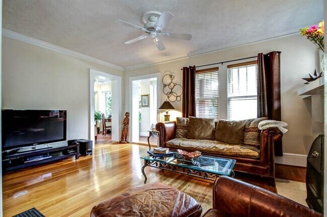 Foto del edificio - 162 Peachtree Hills Ave NE