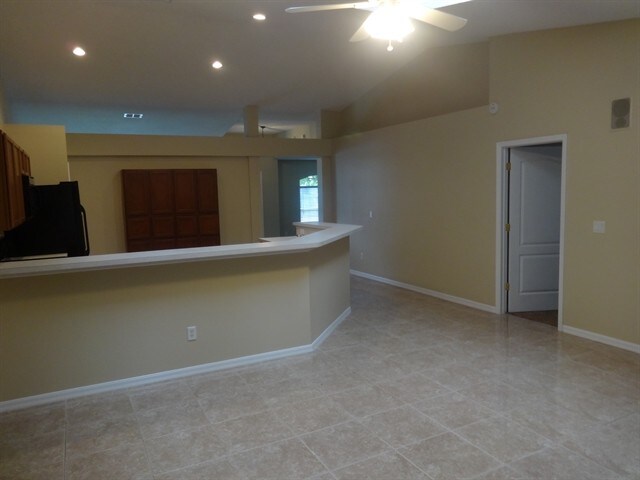 Foto del edificio - 9640 Clinton Corners Dr