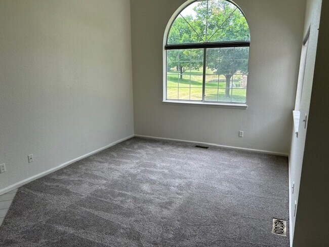 Building Photo - 3 BED 2.5 BATH townhome IN WESTMINTER