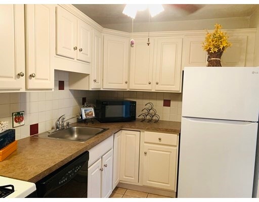 Building Photo - 375 Merrimack St