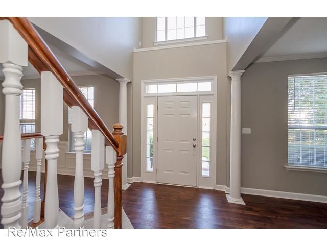 Building Photo - 5 br, 3.5 bath House - 1390 Aylesbury Drive