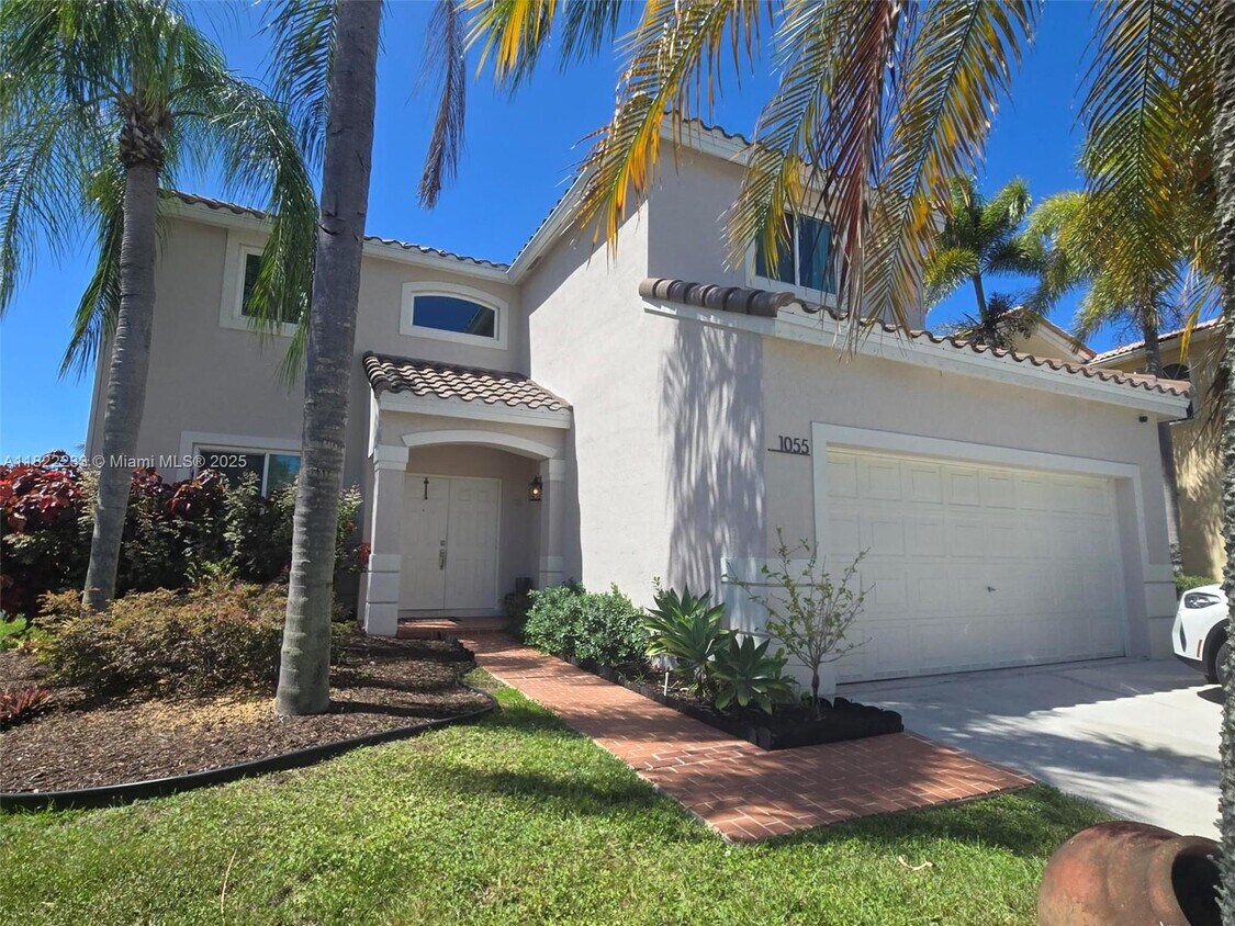 Foto principal - 1055 Briar Ridge Rd