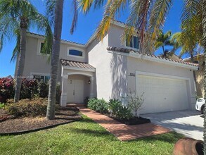 Building Photo - 1055 Briar Ridge Rd