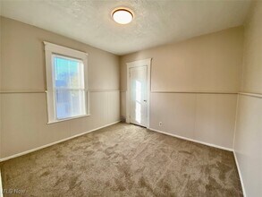 Building Photo - 581 Schiller Ave