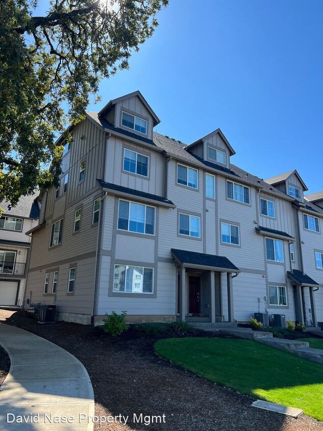 Foto principal - 4 br, 3.5 bath House - 17022 SW Lemongrass...