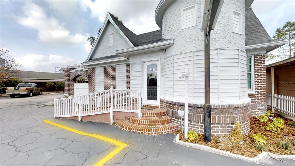 Primary Photo - 3441 W Kennedy Blvd