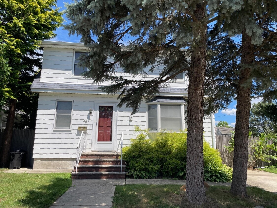 Primary Photo - 45 Powell Ave