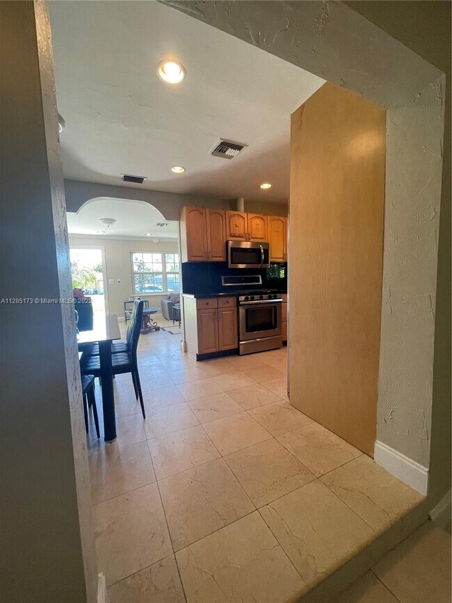 Building Photo - 1531  Moffett St  0 Hollywood Fl 33020