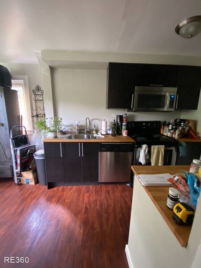 Building Photo - 3 br, 1.5 bath House - 120 Secane Ave Mt W...