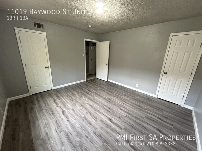 Foto del edificio - 11019 Baywood St