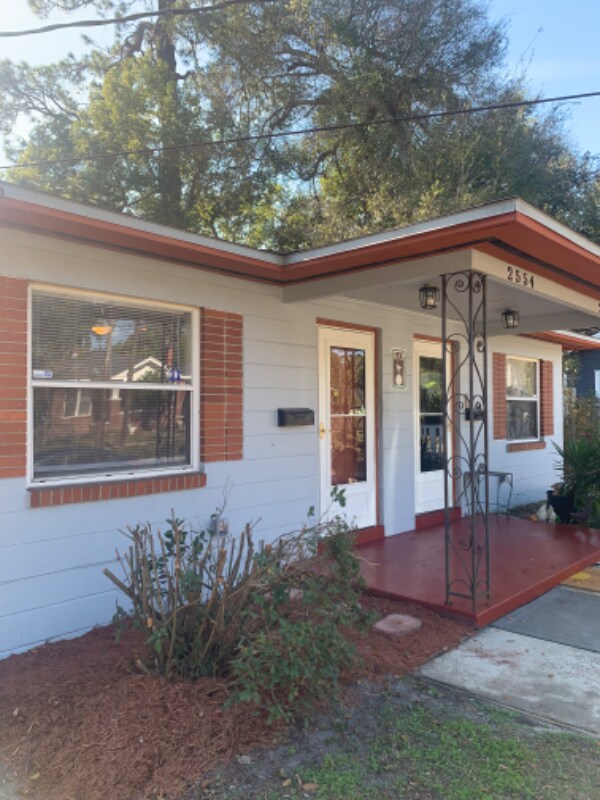Foto principal - 2554 Ernest St