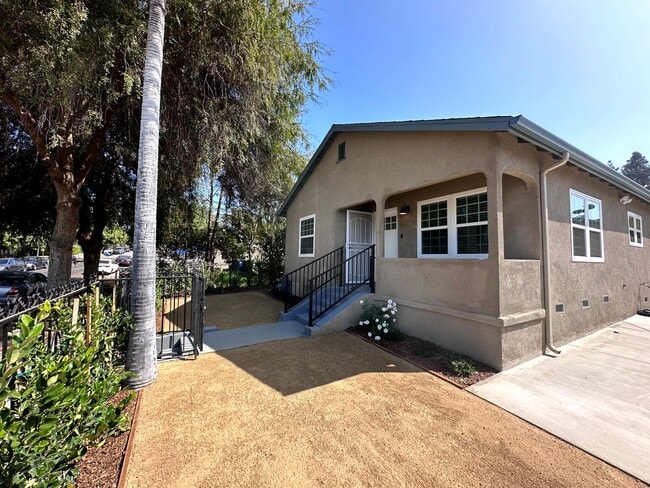 1456-1460 N. Ricardo St. - 1456-1460 N. Ricardo St. Apartment