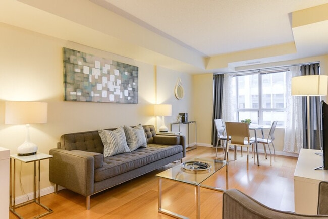 Building Photo - 192 Adelaide St W