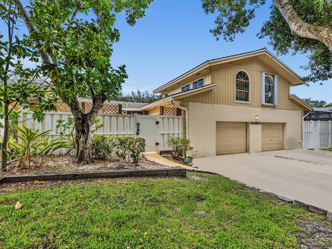 Building Photo - 12549 Woodmill Dr