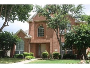 Building Photo - 317 Sycamore Dr