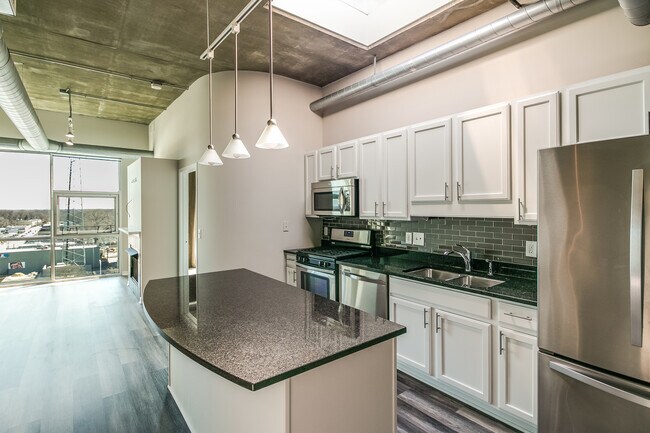 Cocina_1 - 100 W 5th St