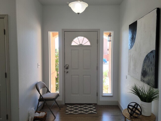 Foto del edificio - 5 Bed 3 Bath Ranch w/ AC - Available Now! ...