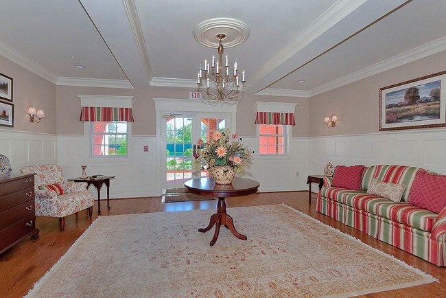Foto del edificio - 425 White Gables Ln