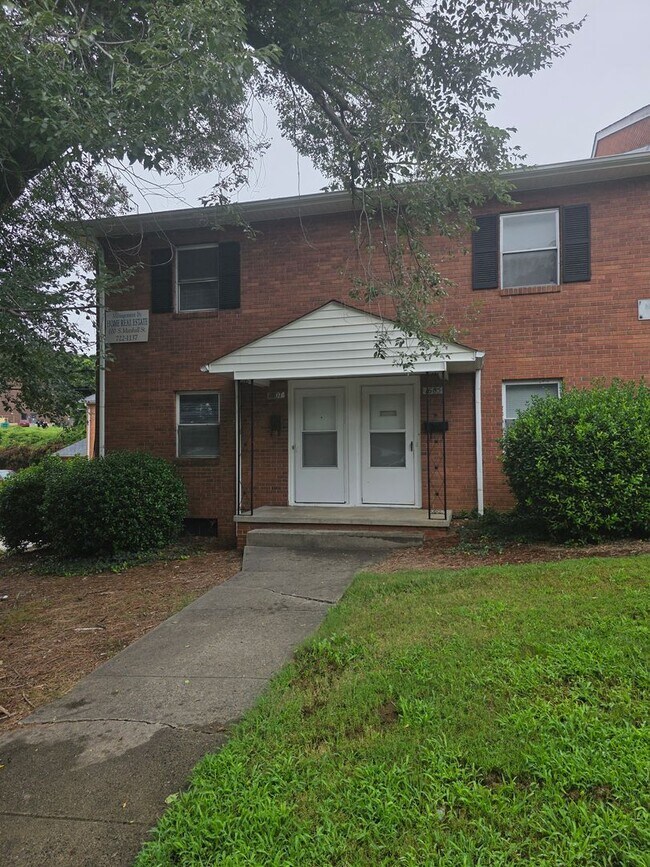 Building Photo - 1607 W Northwest Blvd