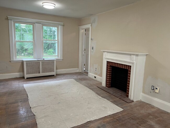 Building Photo - 581 Liberty St