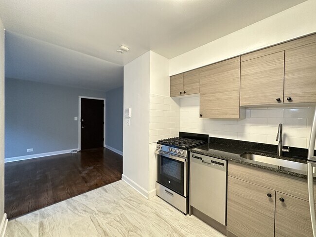 Foto del edificio - 6705 N California Ave