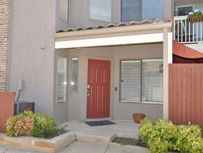 Building Photo - 4242 N Capistrano Dr