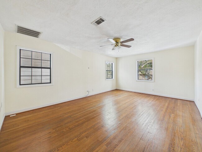 Foto del edificio - 5110 Academy St