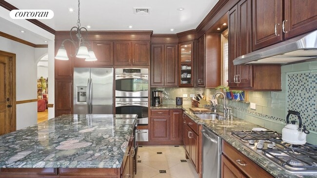 Foto del edificio - 6039 Huxley Ave