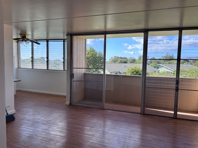 Building Photo - Available now: A 2 Bedroom, 1 bathroom with 1 assigned parking stall in Hokuahiahi Apartments