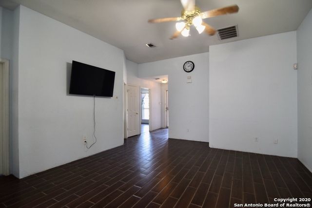 Building Photo - 3040 Pine Valley Dr
