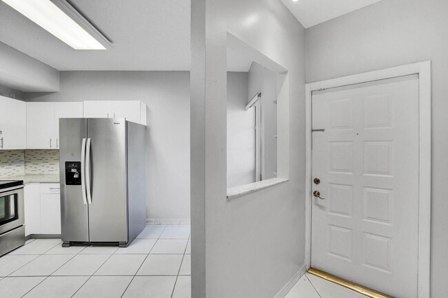 Building Photo - 401 SW 158th Ter