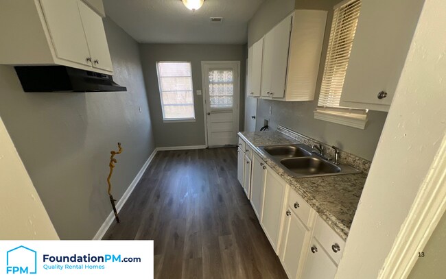 Building Photo - 5130 Pickett Cove