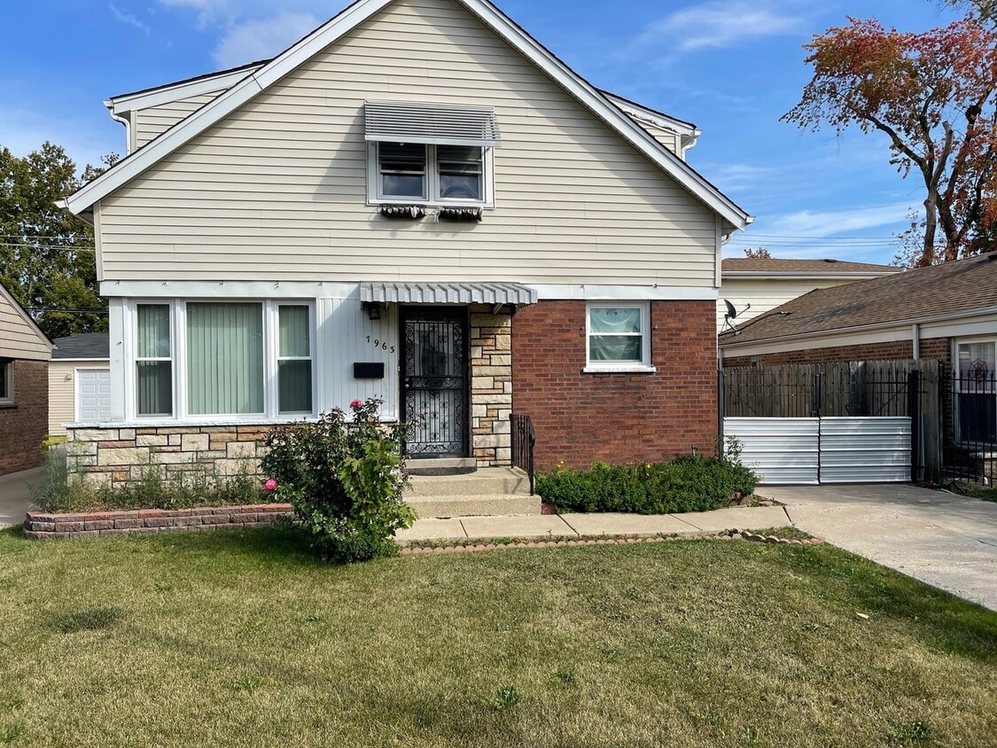 7963 S Kilbourn Ave, Chicago, IL 60652 House Rental in Chicago, IL