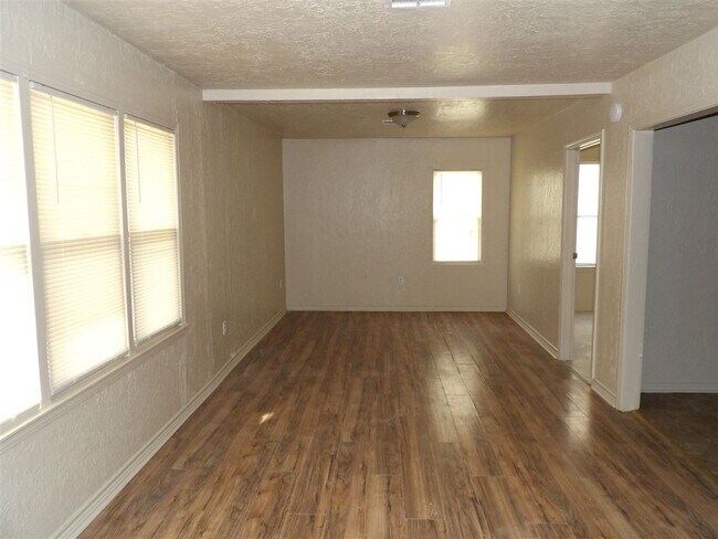 Foto del edificio - 1111 NW Andrews Ave