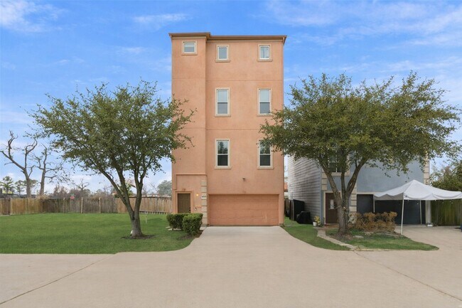 Foto del edificio - 408 Eichwurzel Ln