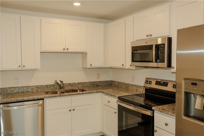 Foto del edificio - 915 Graystone Ave