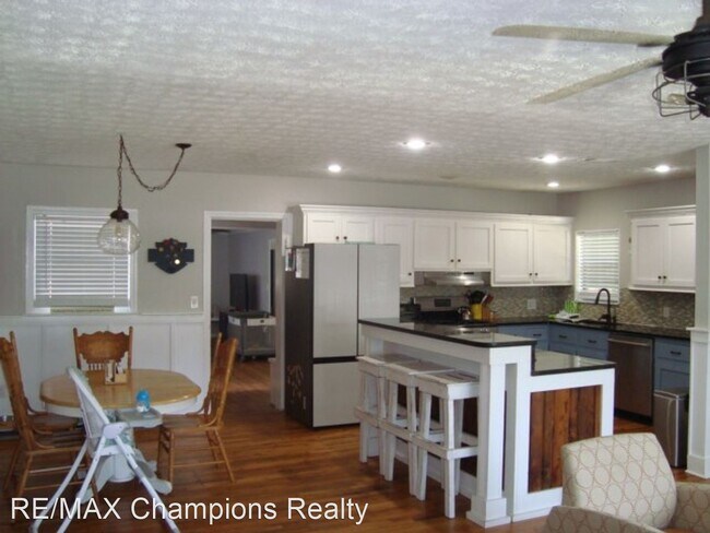 Building Photo - 4 br, 2.5 bath House - 3801 Austin Drive