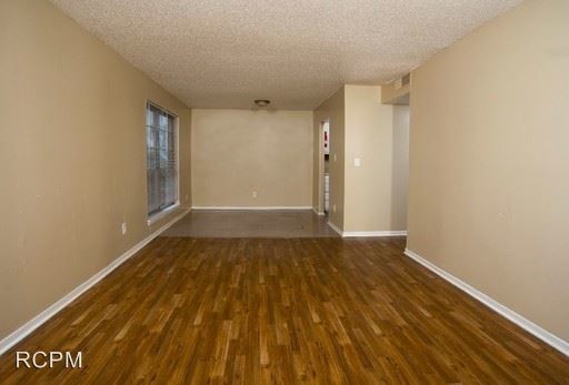 Building Photo - 2217 Jonathan Dr NW