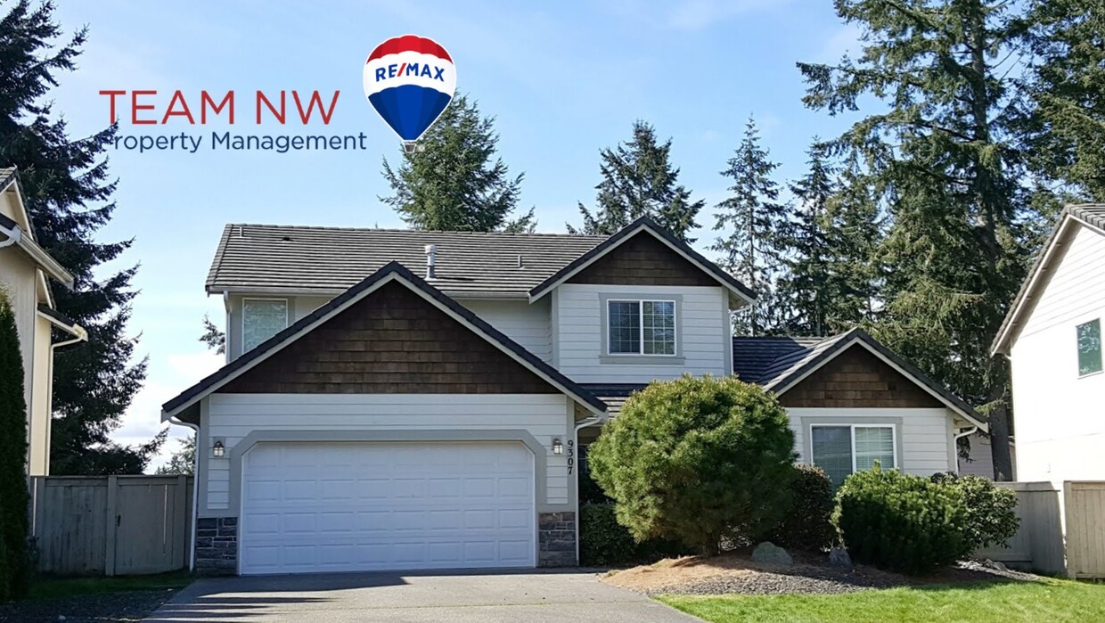 Foto principal - 4 bedroom home - easy I-5 access - North T...