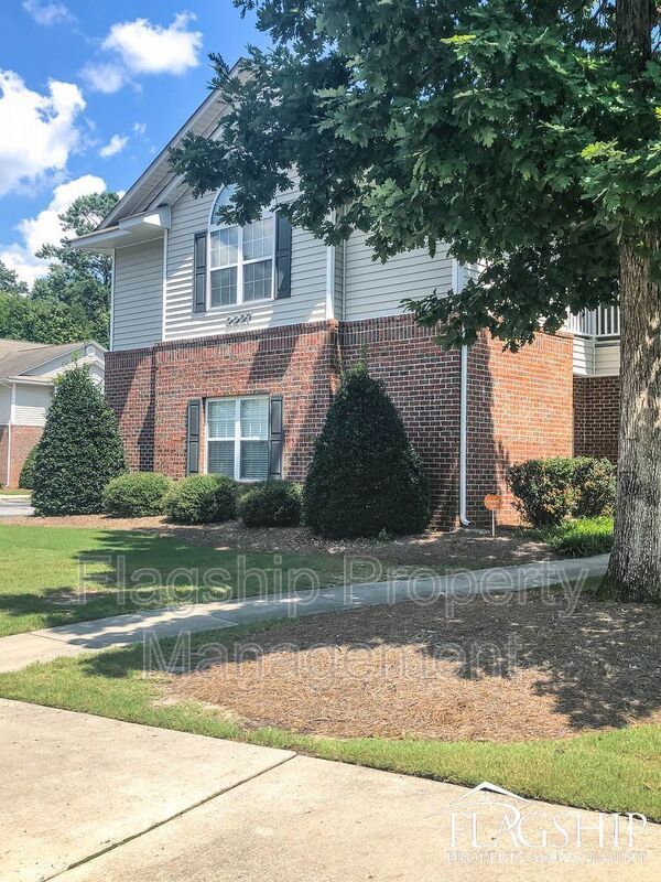 2227 Locksley Woods Dr, Greenville, NC 27858 Condo for Rent in Greenville, NC