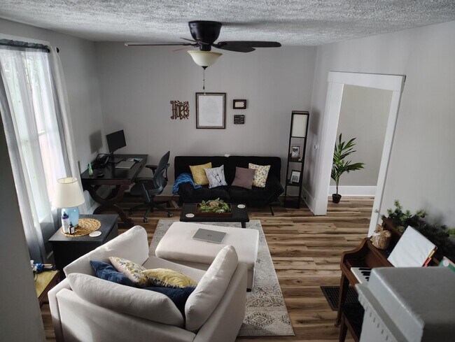 Building Photo - 755 Napier Ave