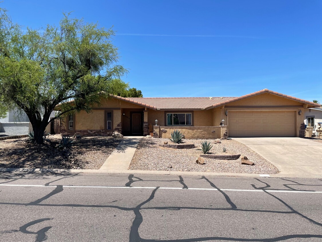 Primary Photo - 17310 E El Pueblo Blvd
