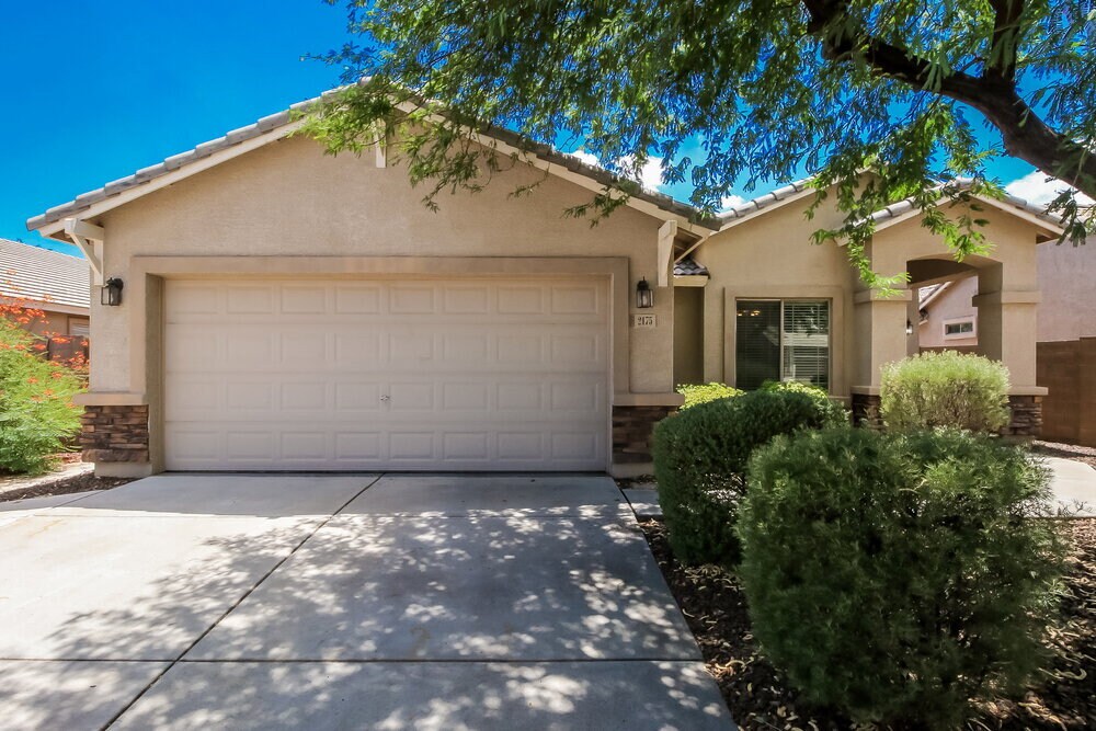 Primary Photo - 2175 W Goldmine Mountain Dr