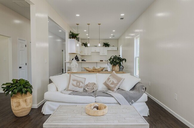 Foto del edificio - 1061 Shaw Pl