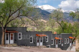 Building Photo - 2631 W Pikes Peak Ave